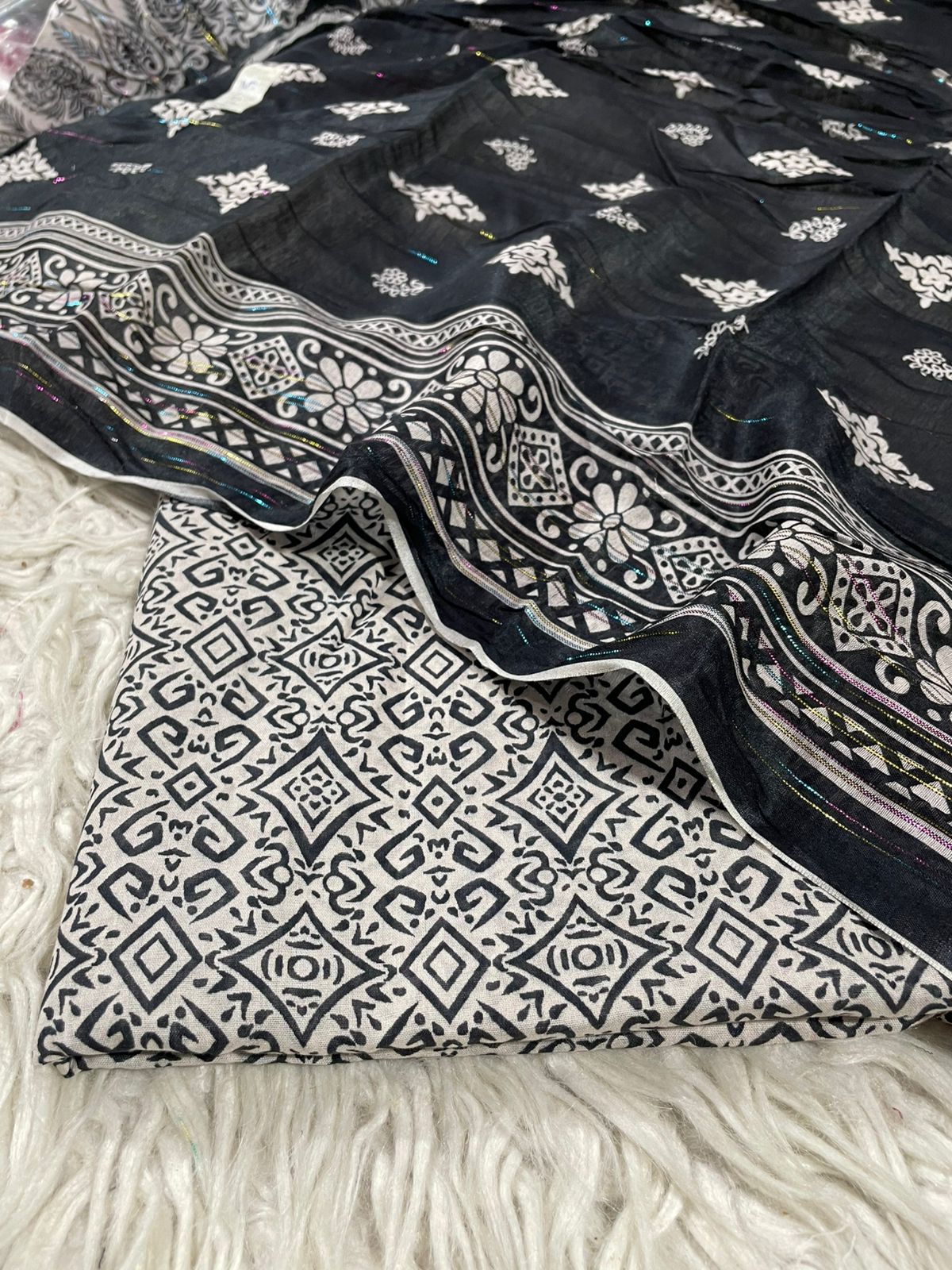 2Pc Stylo Lawn Kameez & Dupatta Printed Suit 482