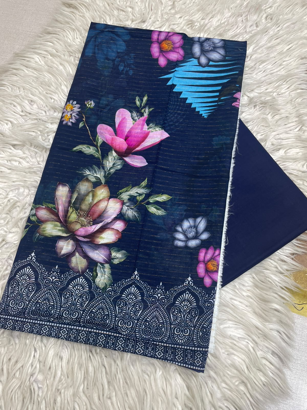 2Pc Printed Silvery Lawn Unstitched Suit 0180