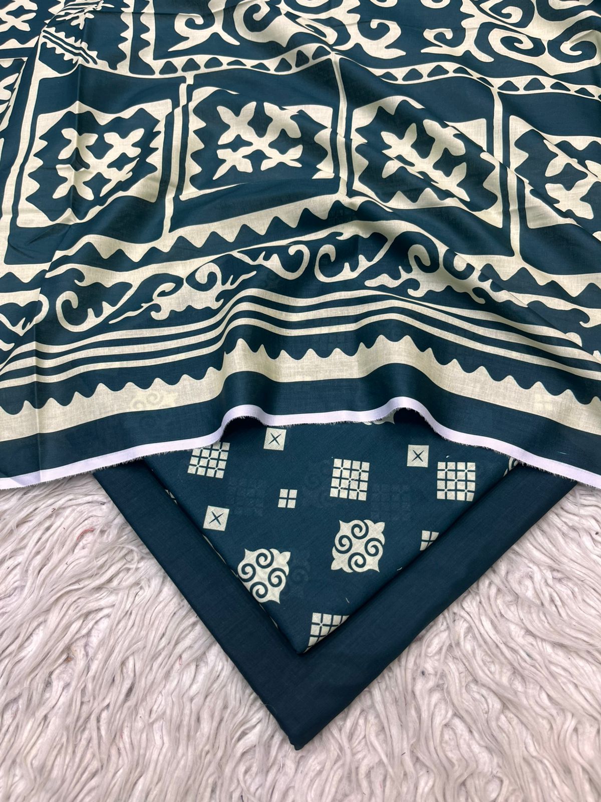 3Pc Lawn Digital Printed Unstitched Suit Vol-0221