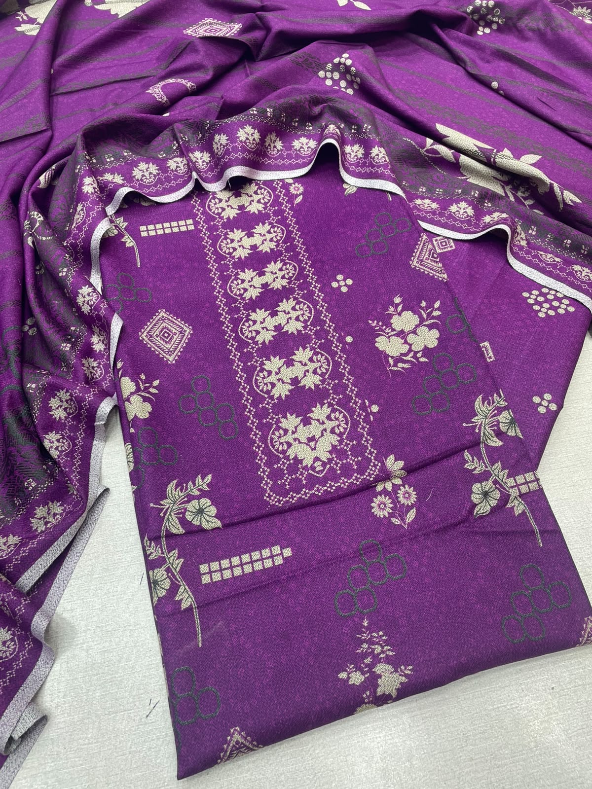 3Pc Sapphire Dhanak Unstitched Suit 0157