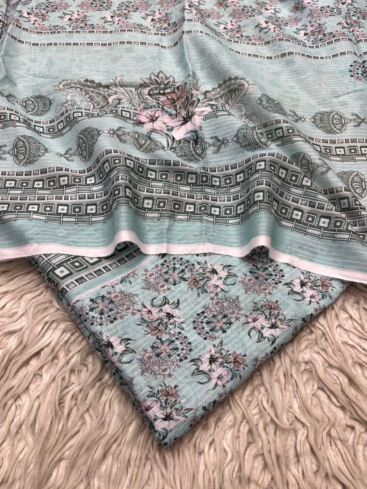 2Pc Lawn Tana  Dora Kameez & Duppata Printed Suit  Vol-3215