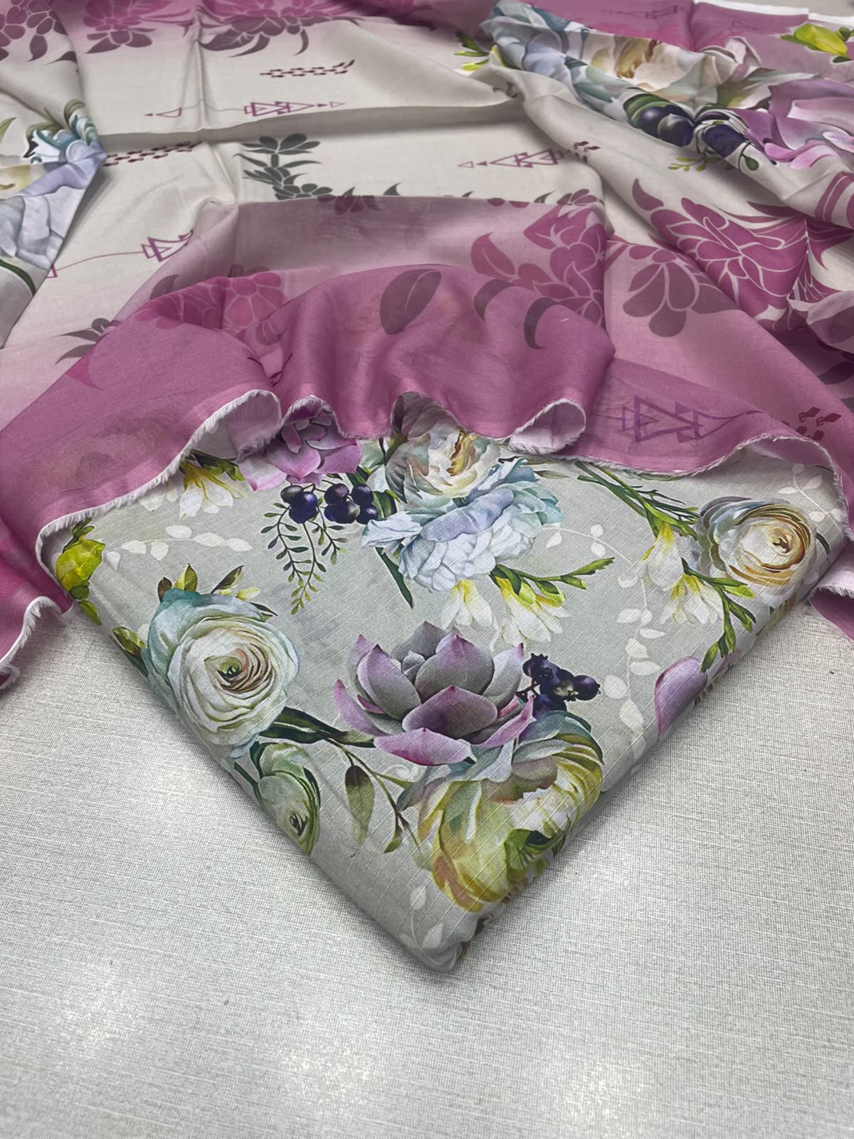 3Pc Bana Doria Lawn Unstitched Suit 0165