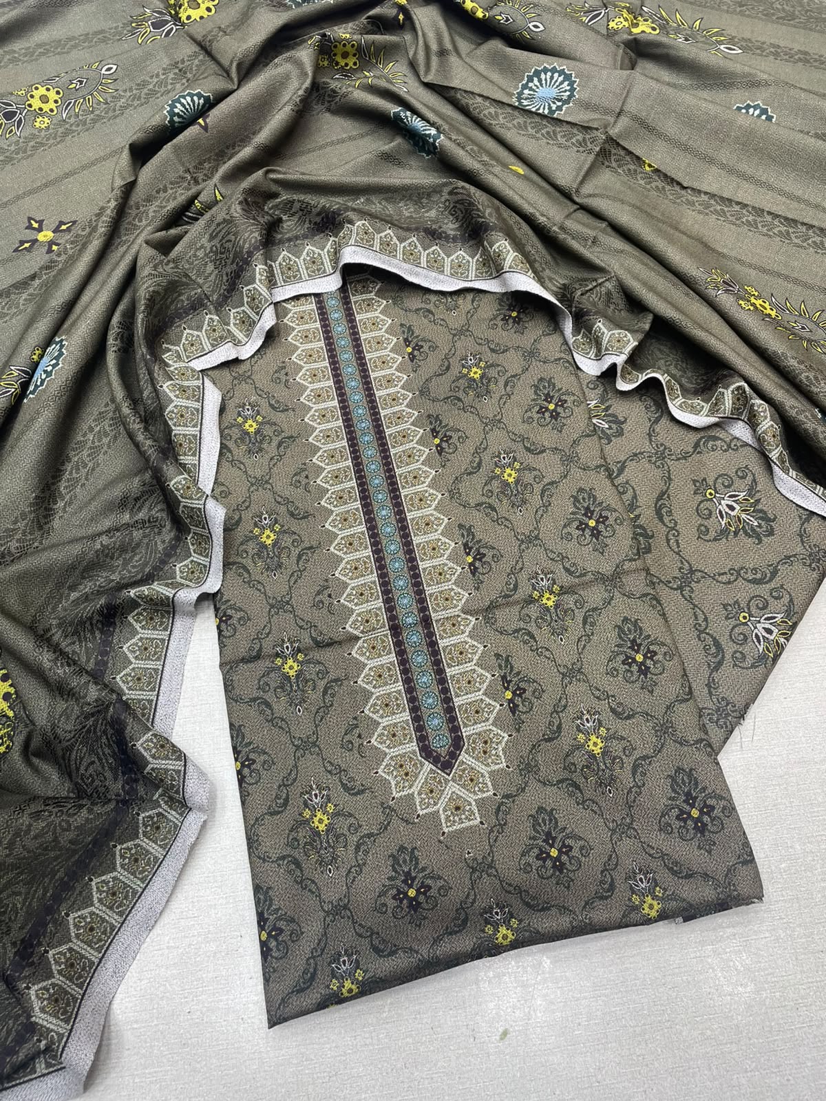 3Pc Sapphire Dhanak Unstitched Suit 0157