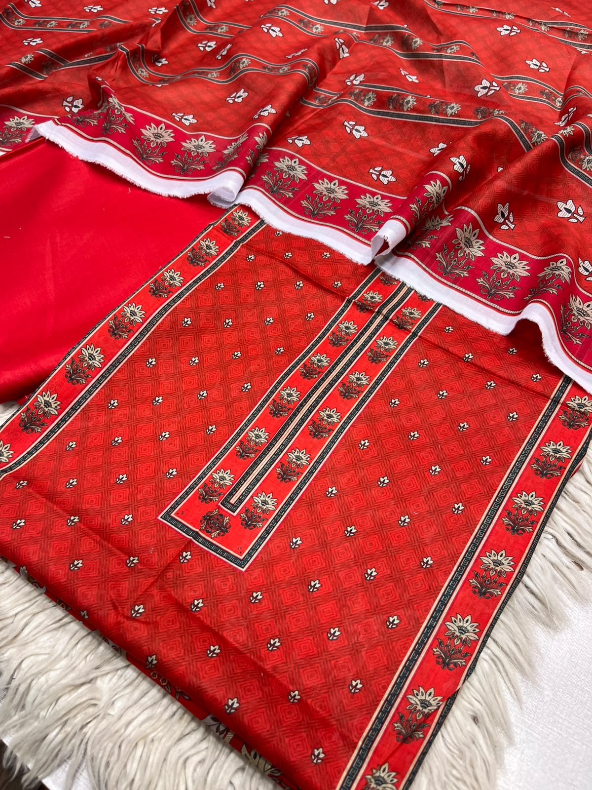 3Pc Sapphire Lawn Digital Printed Unstitched Suit 0200