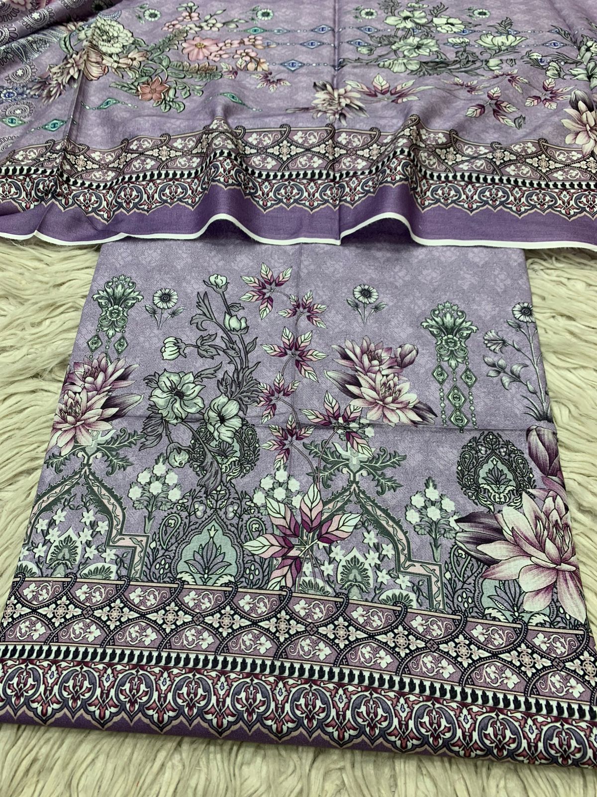 2Pc Lawn Kameez & Dupatta Printed Suit Vol-620