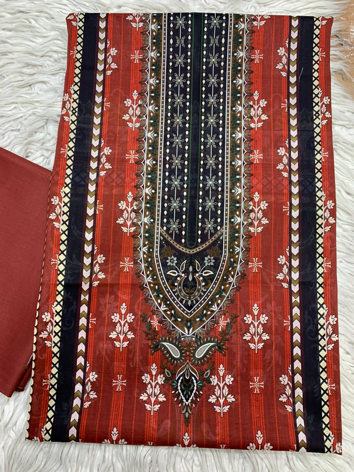 2Pc Printed Lawn Unstitched Suit 68