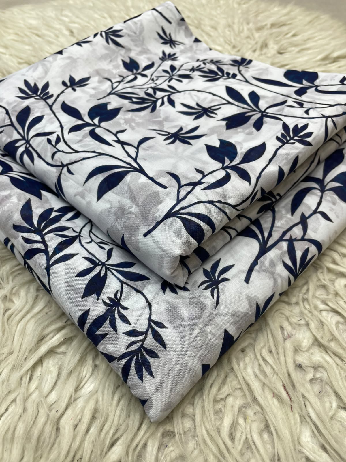 2Pc Al Karam Lawn Printed Suit Vol-558