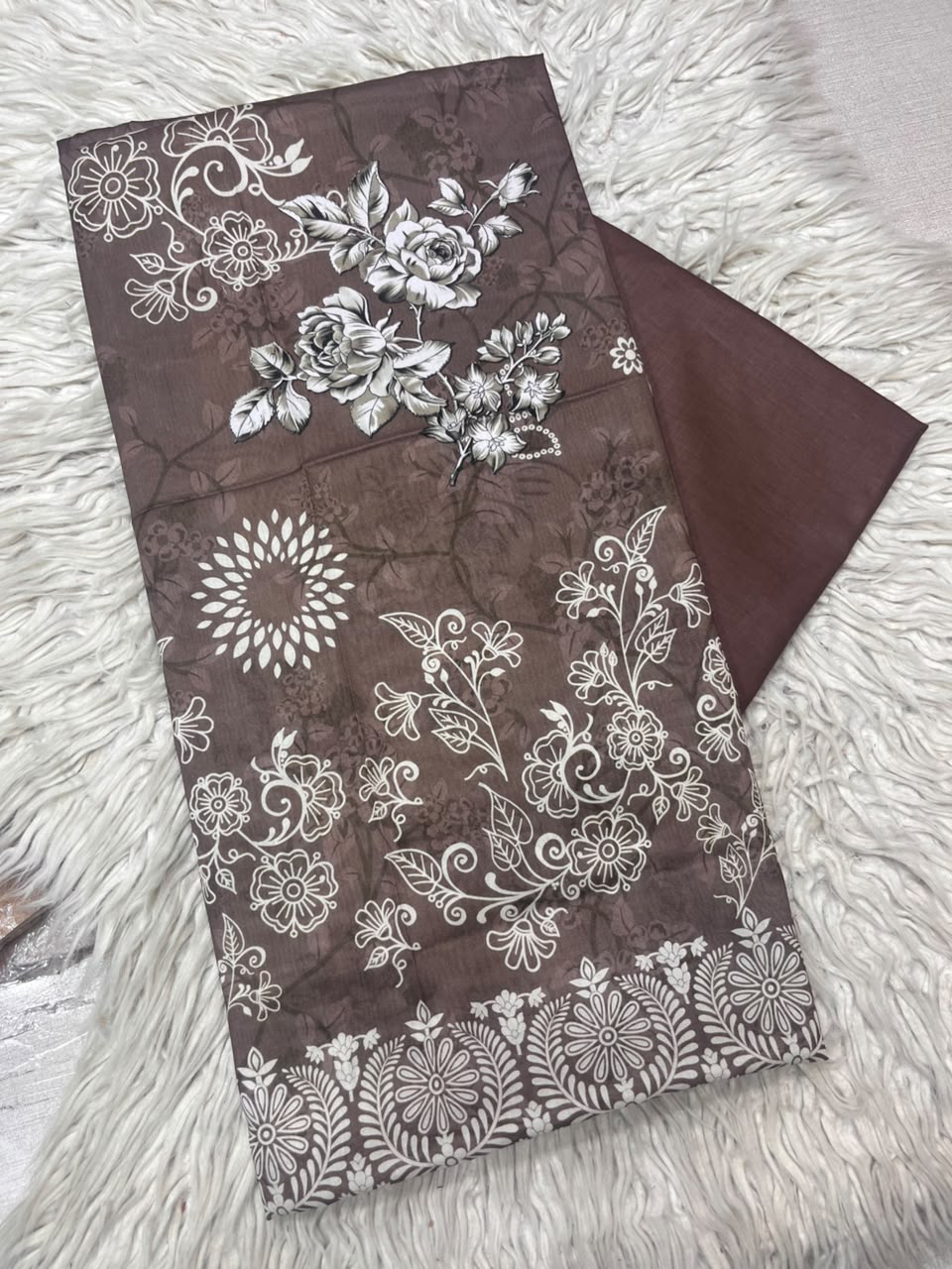 2Pc Printed Lawn Kameez & Trouser 525