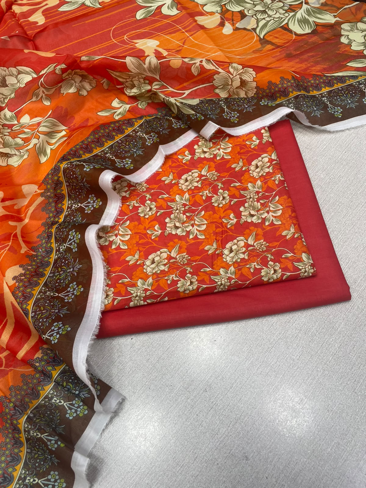 3Pc Gul Ahmad Lawn Unstitched Suit 0226