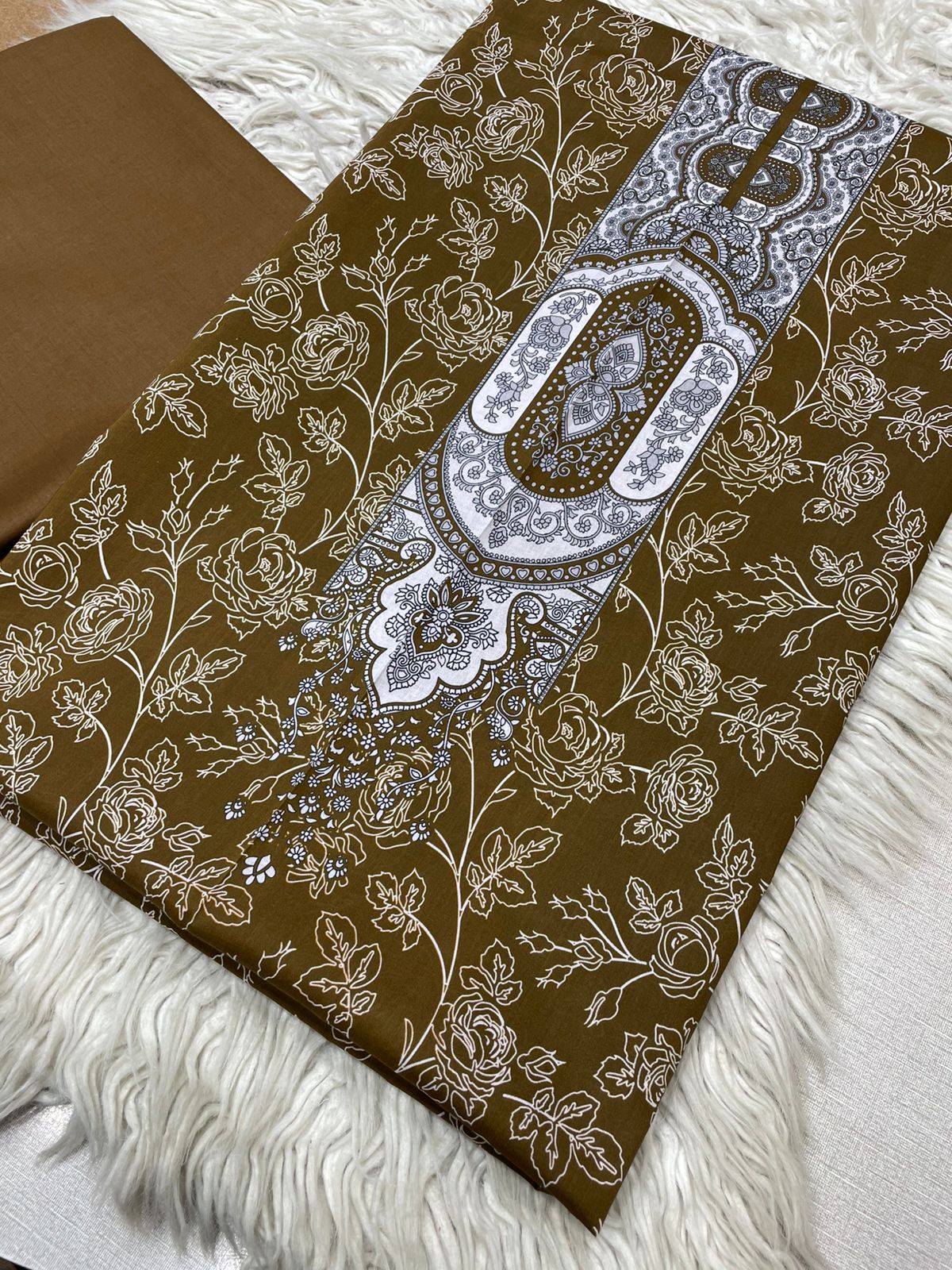 2Pc Bin Noor Fab Lawn Kameez & Dyed Trouser Suit Vol-50