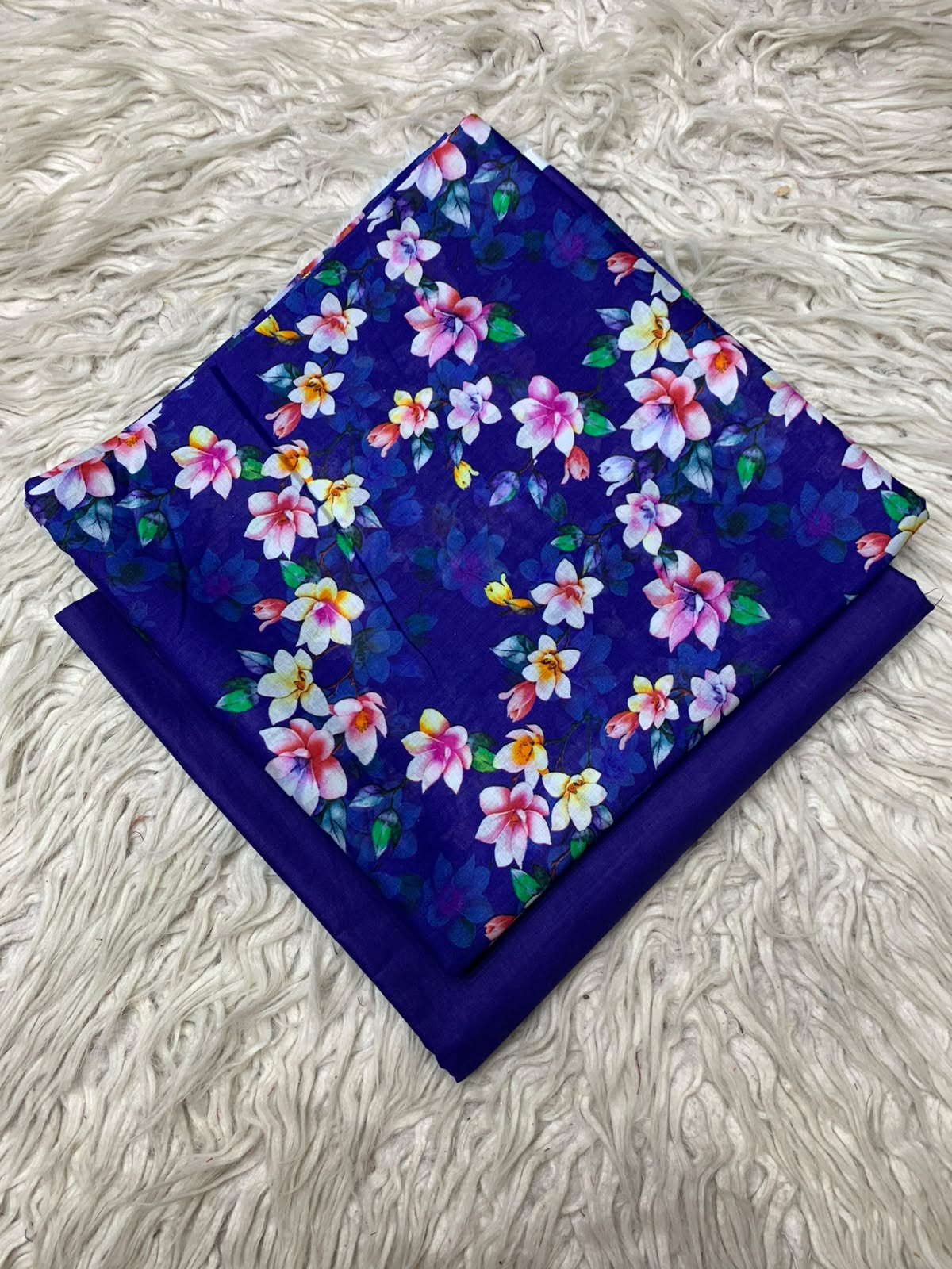 2Pc Printed Lawn Unstitched Suit 15
