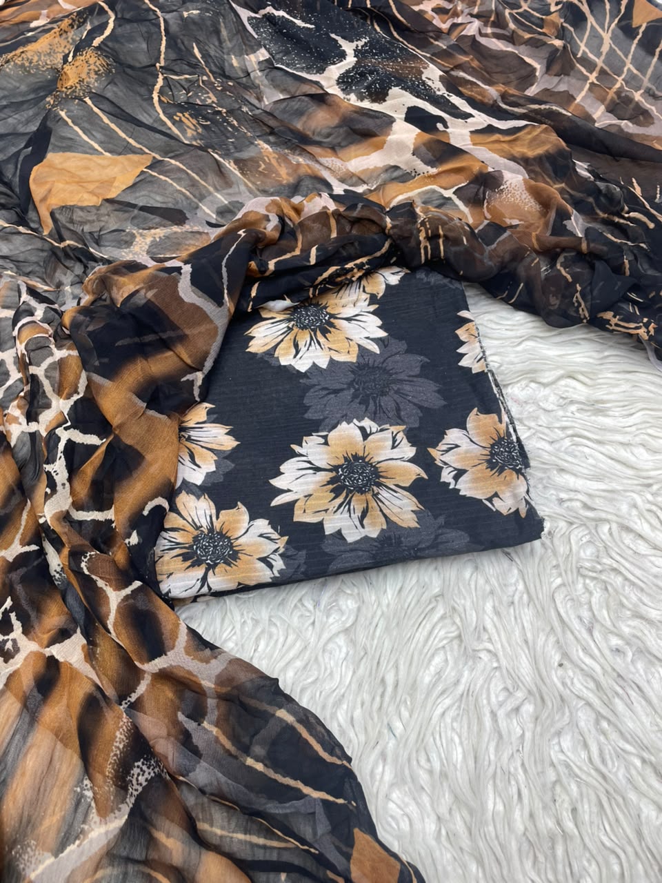 3Pc Printed Lawn Unstitched Suit 314