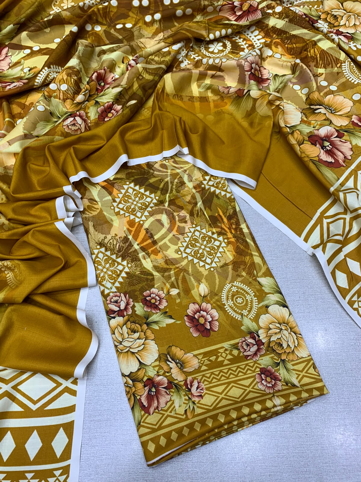 2Pc Staple Kameez & Dupatta Unstitched Suit 04