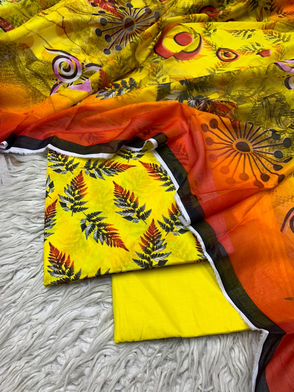 3Pc Lawn Digital Printed Unstitched Suit 15