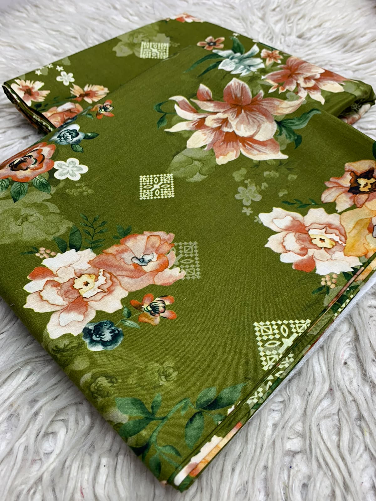 2Pc Same Printed Lawn 572