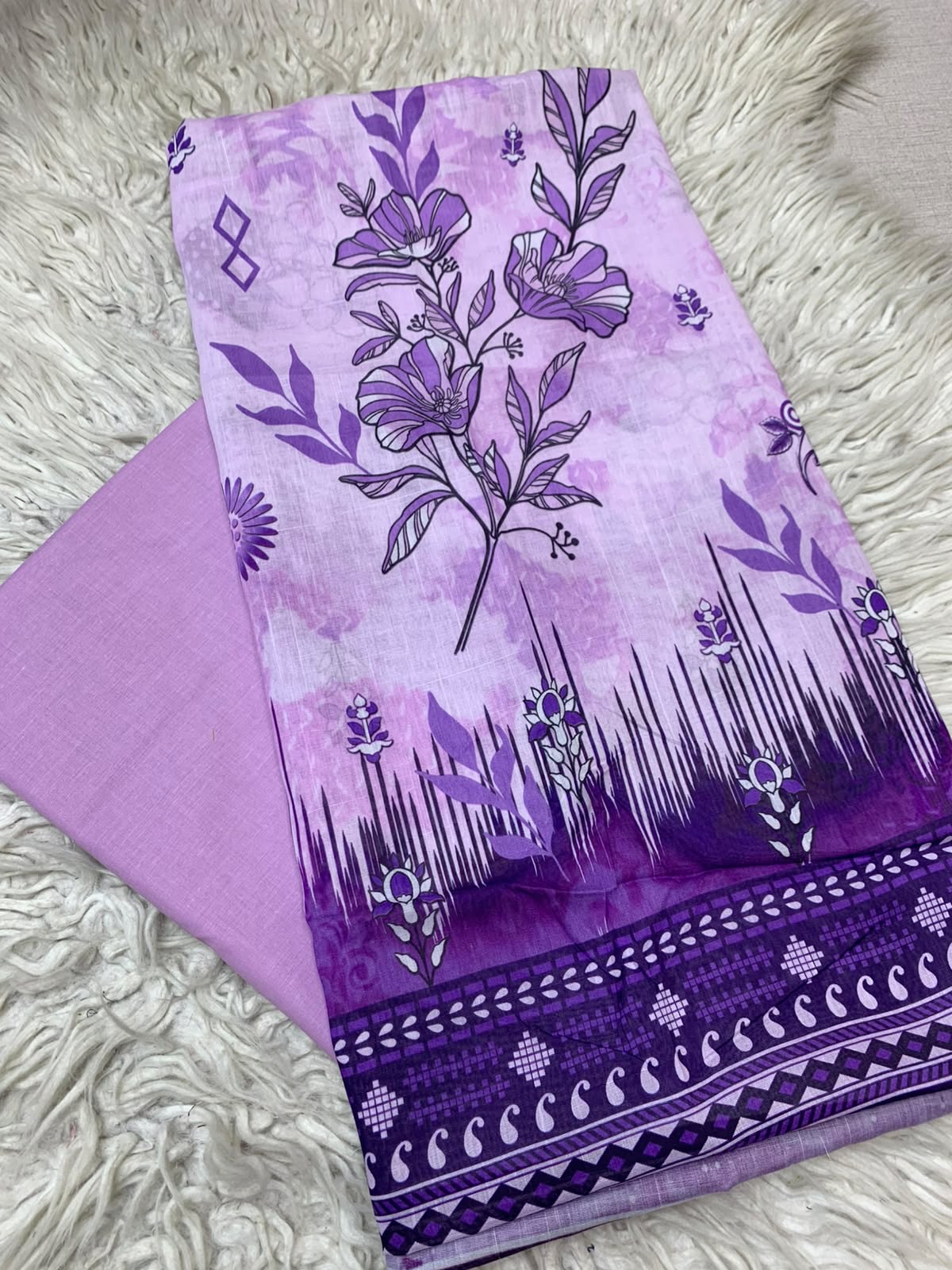2Pc Printed Lawn Unstitched Suit 550