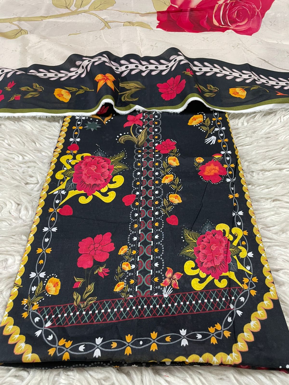 2Pc Bin Saeed Lawn Kameez & Dupatta Suit 3230
