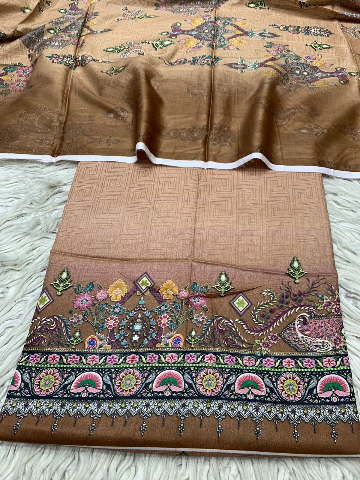 2Pc Lawn Kameez & Dupatta Printed Suit Vol-620