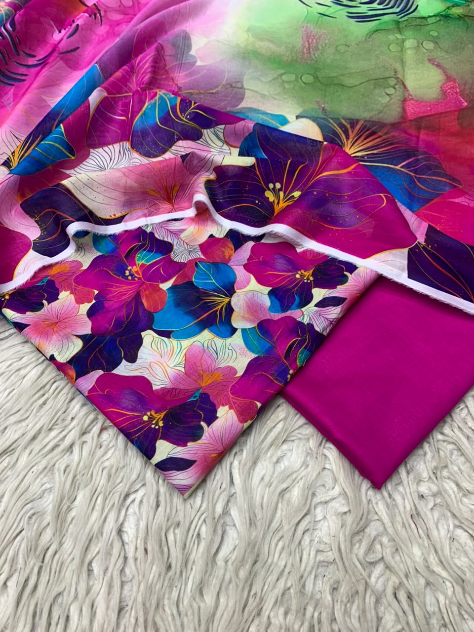 3Pc Lawn Digital Printed Unstitched Suit 15
