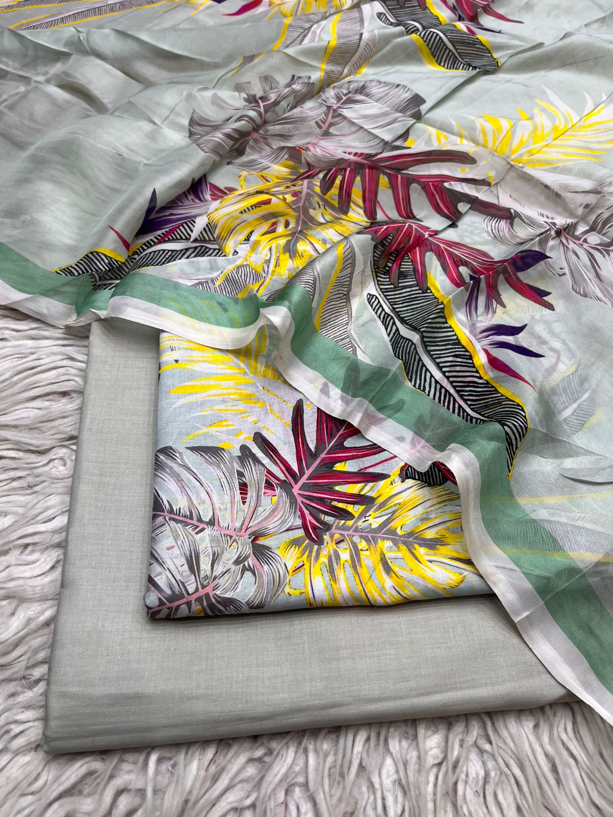 90x88 Lawn 3Pc Printed Suit Vol-0020