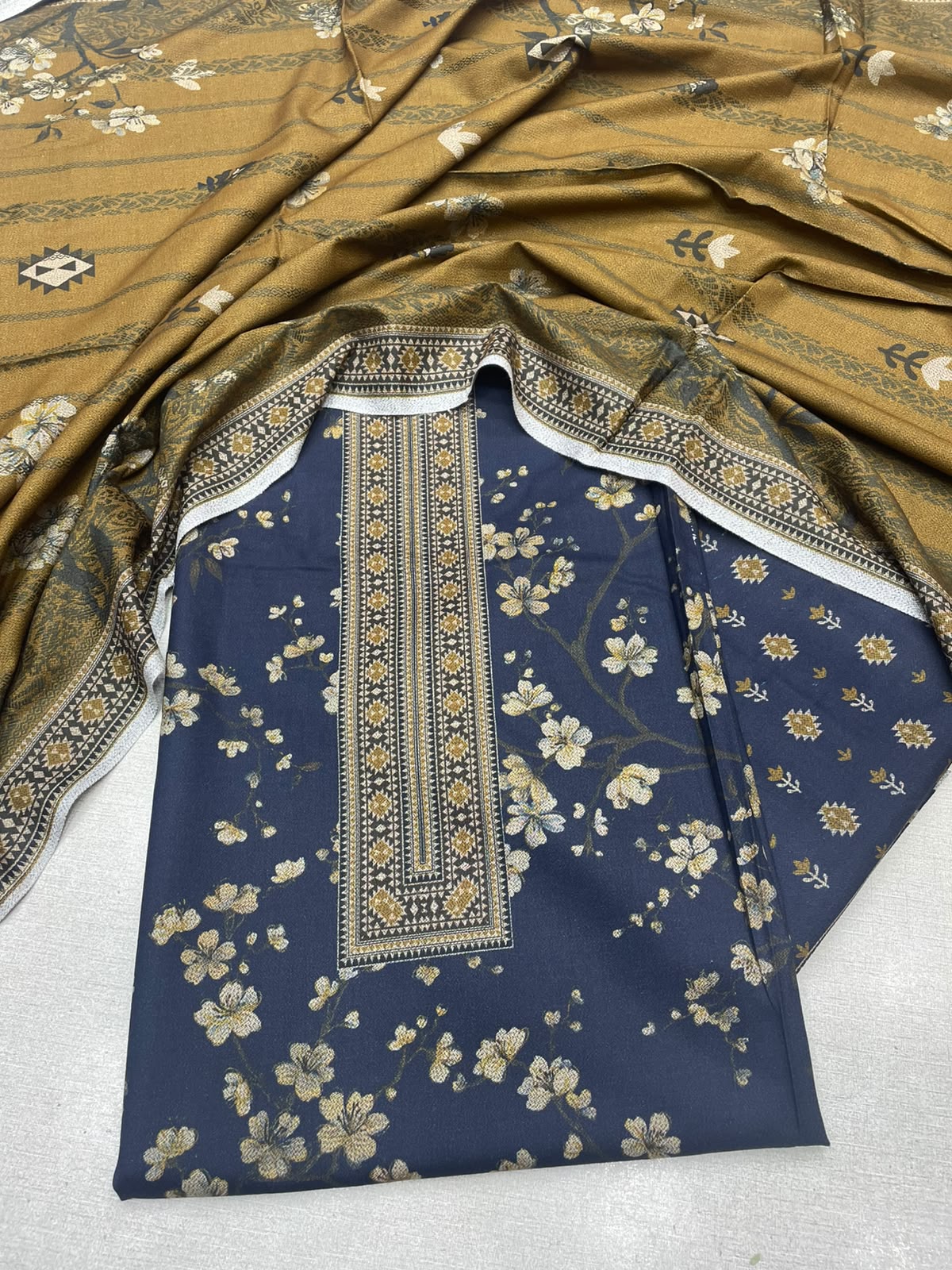 3Pc Sapphire Dhanak Unstitched Suit 0157