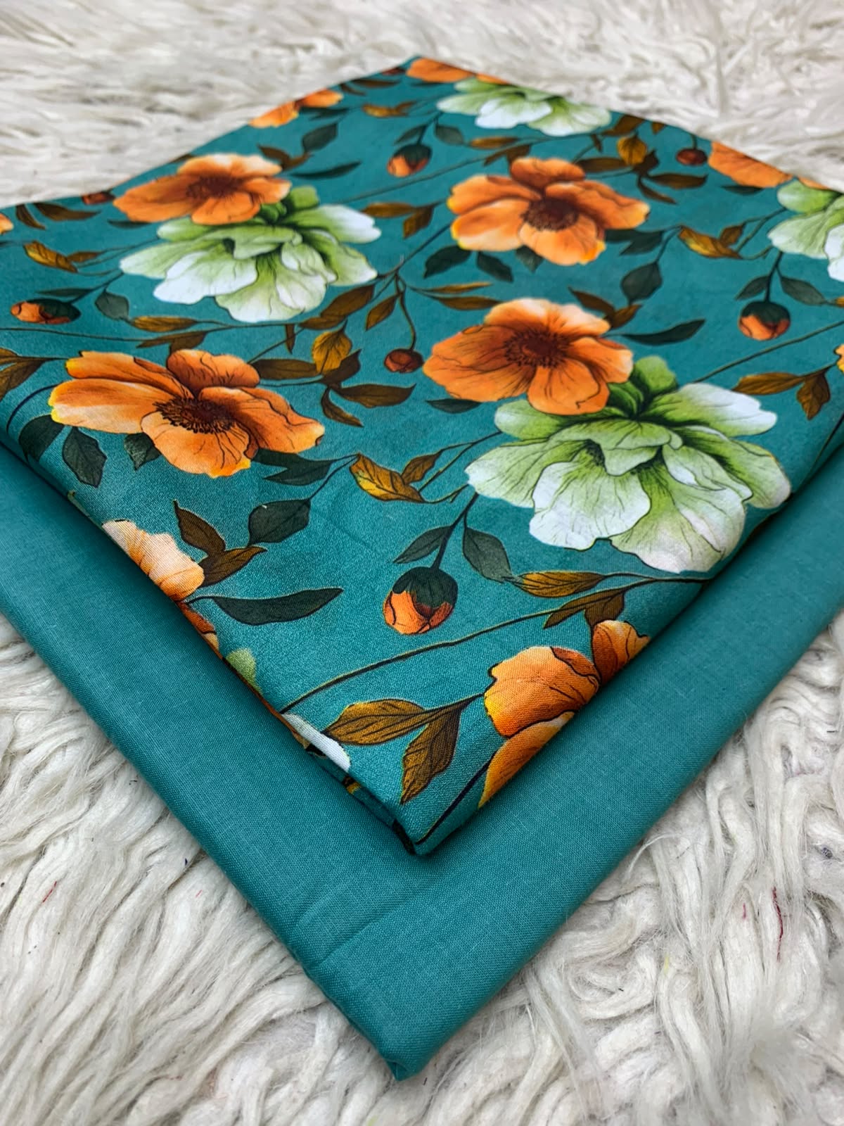 2Pc Printed Lawn Unstitched Suit 15