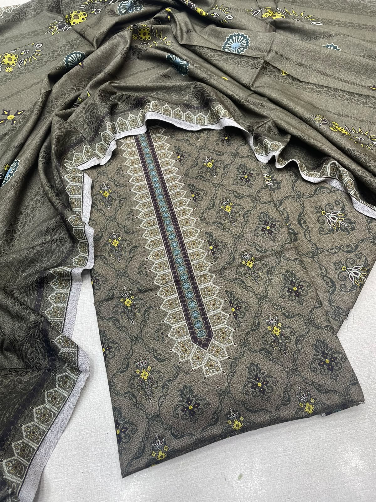 3Pc Sapphire Dhanak Unstitched Suit 0157