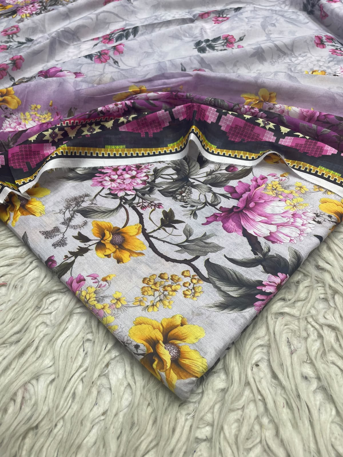 3Pc Same Digital Printed Lawn Suit 15
