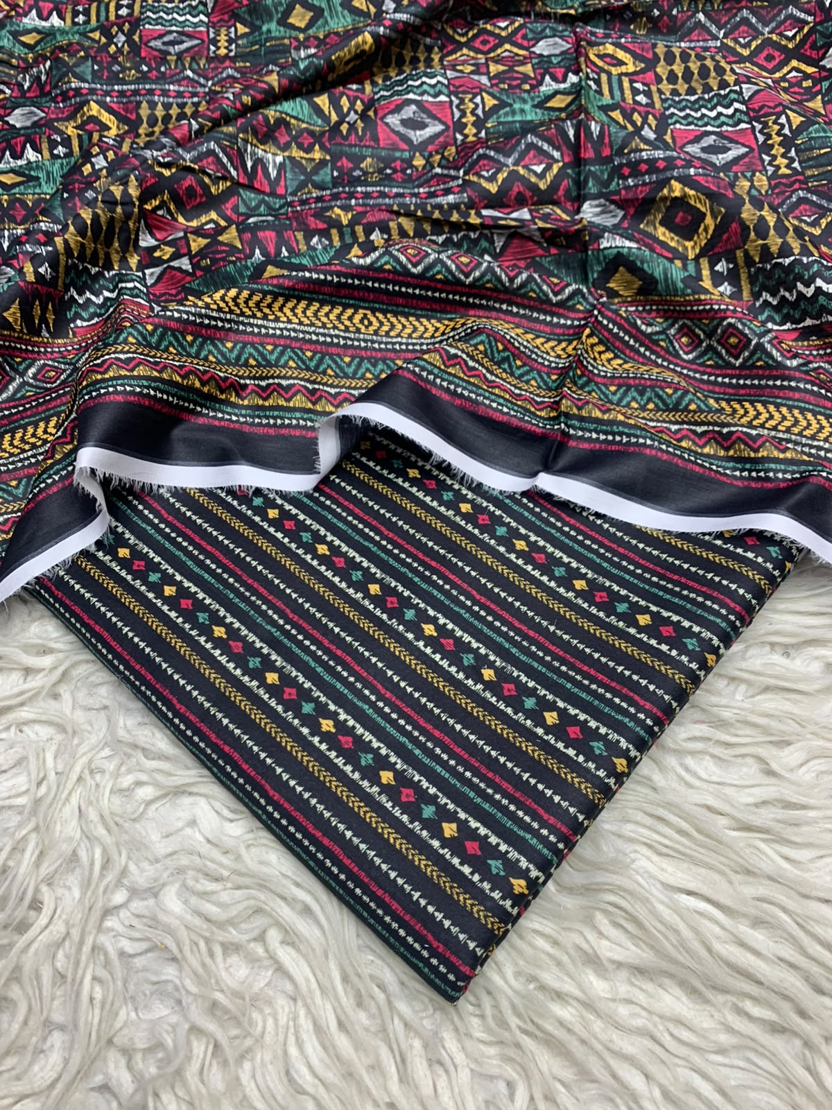 3Pc Printed Lawn Unstitched Suit 6224