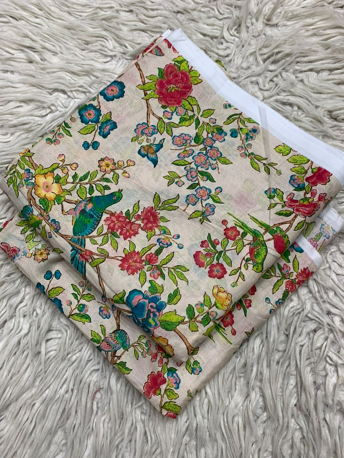 2Pc Lawn Digital Printed Unstitched Suit 25386