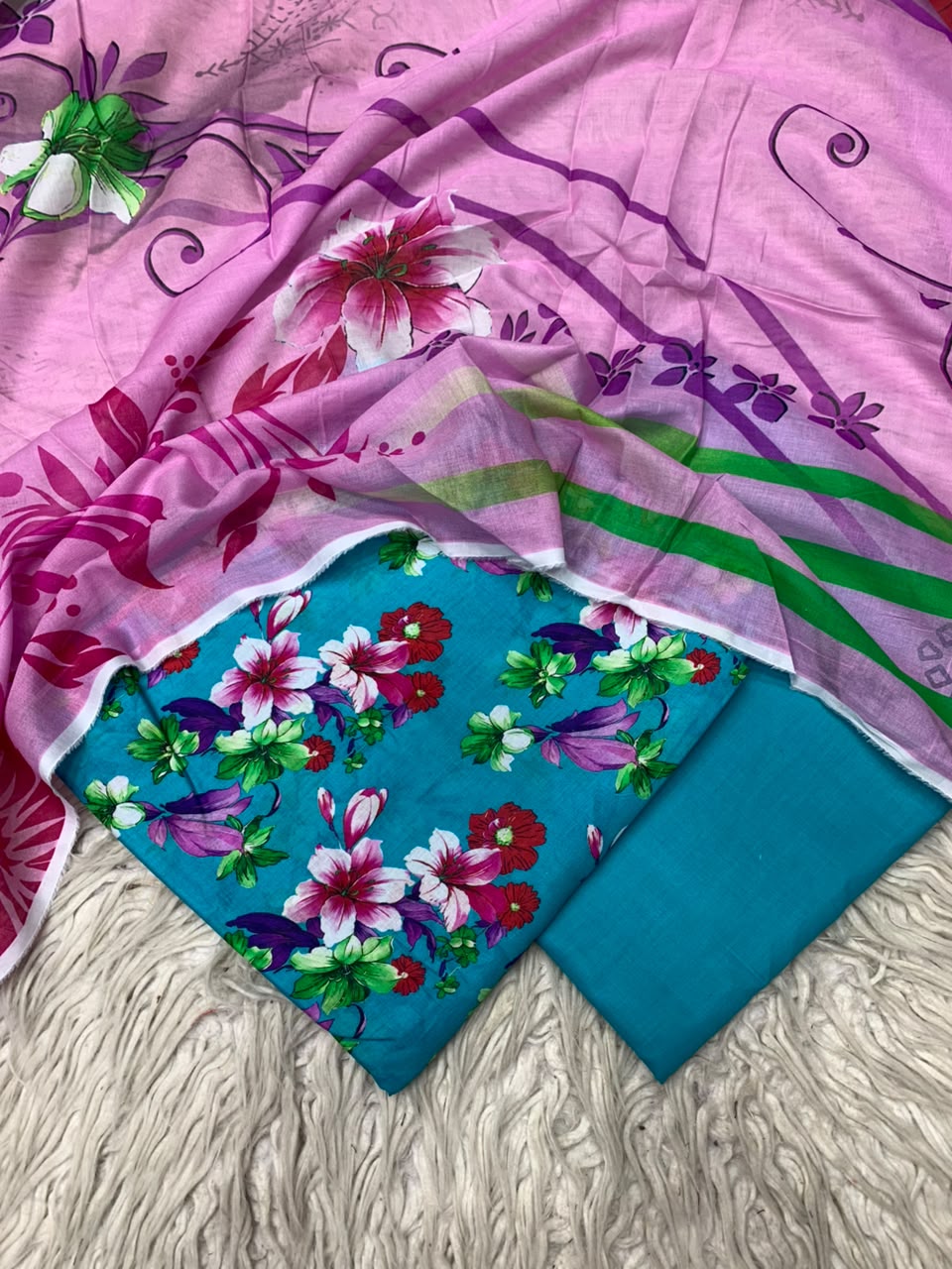 3Pc Lawn Digital Printed Unstitched Suit 15