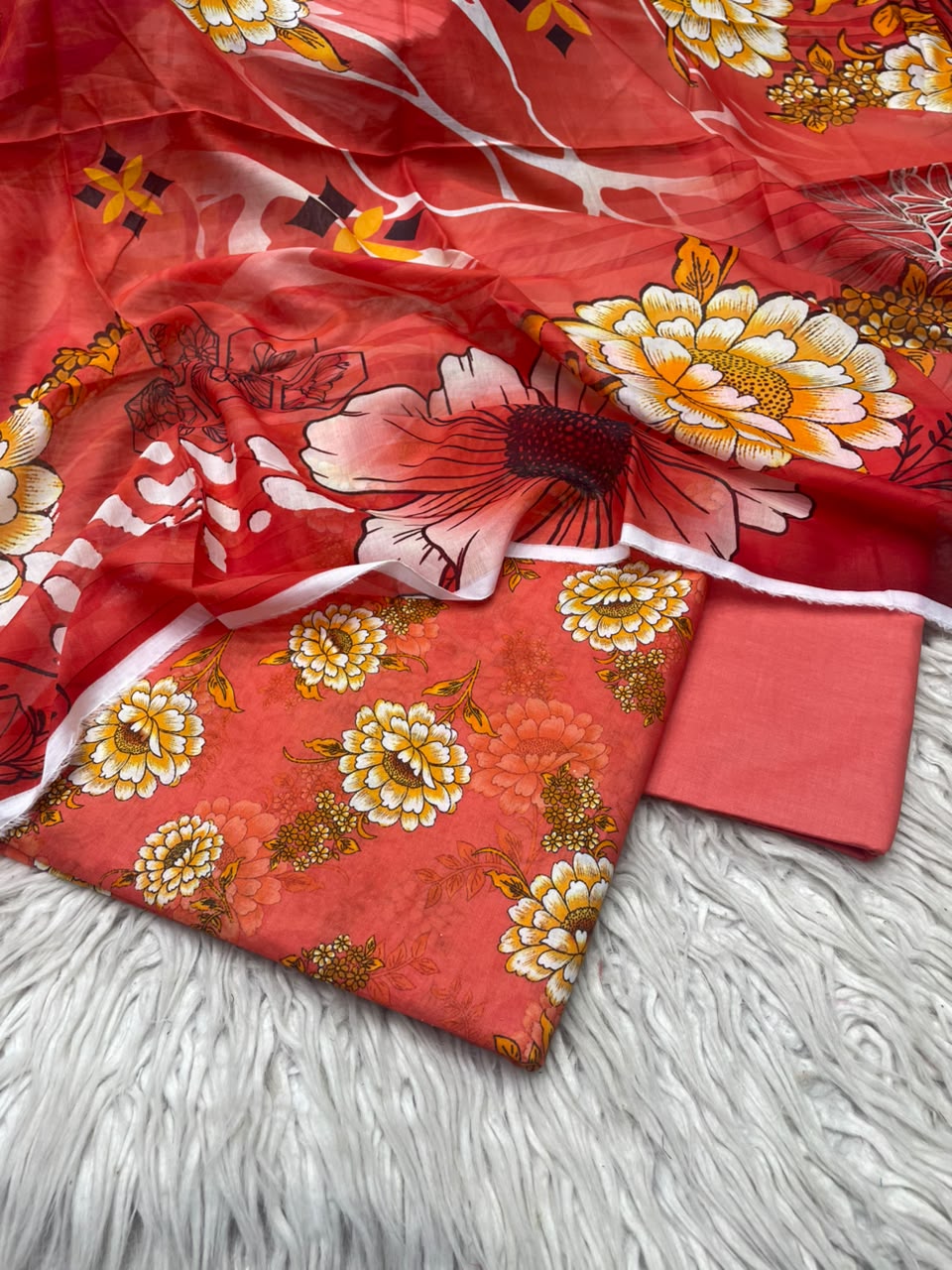 3Pc Lawn Digital Printed Unstitched Suit 15