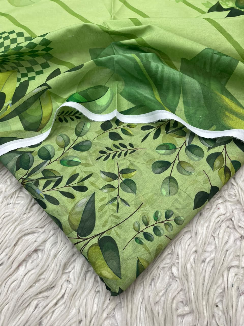 3Pc Same Printed Lawn Suit 570