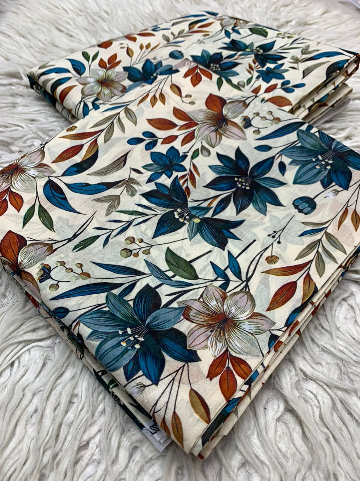 2Pc Al Karam Lawn Printed Suit Vol-533