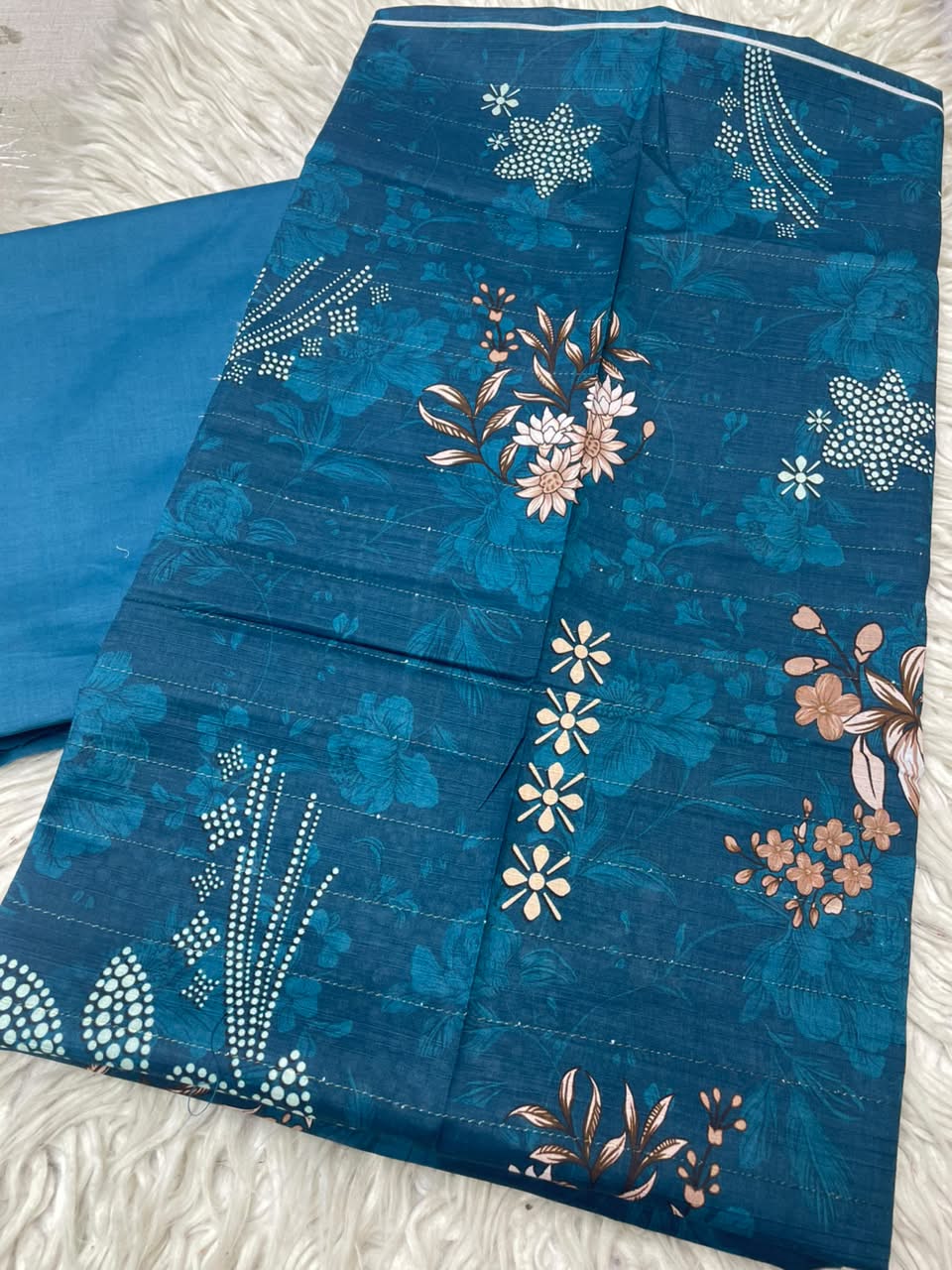2Pc Printed Silvery Lawn Unstitched Suit 0180