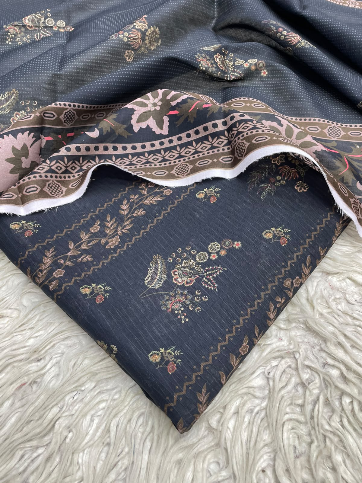 2Pc Printed Lawn Kameez & Dupatta 32