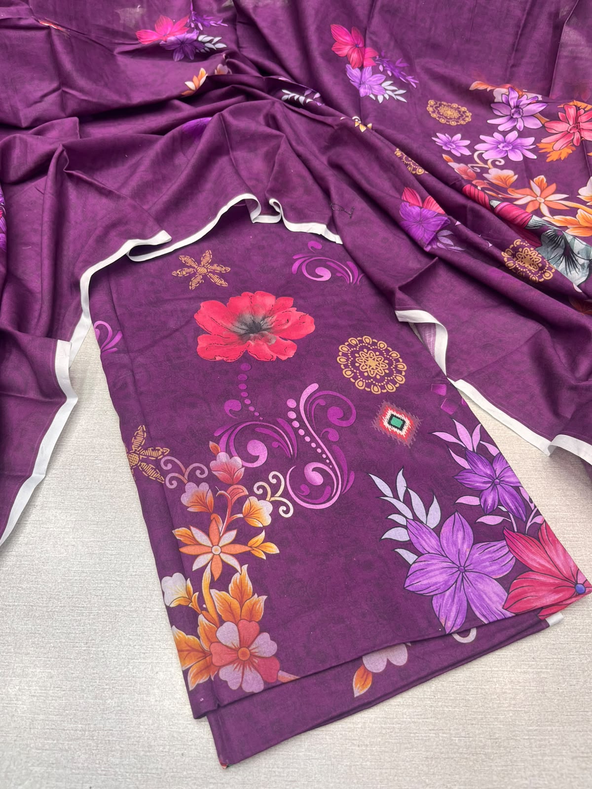 2Pc Lawn Kameez & Dupatta Unstitched Suit 45235