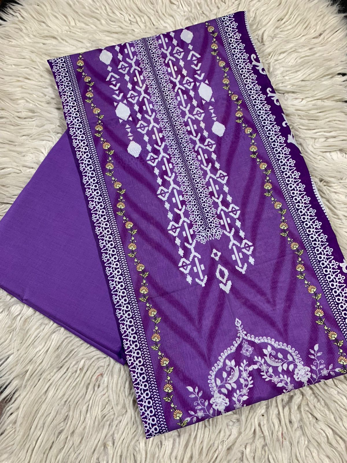 2Pc Lawn Digital Printed Suit 72