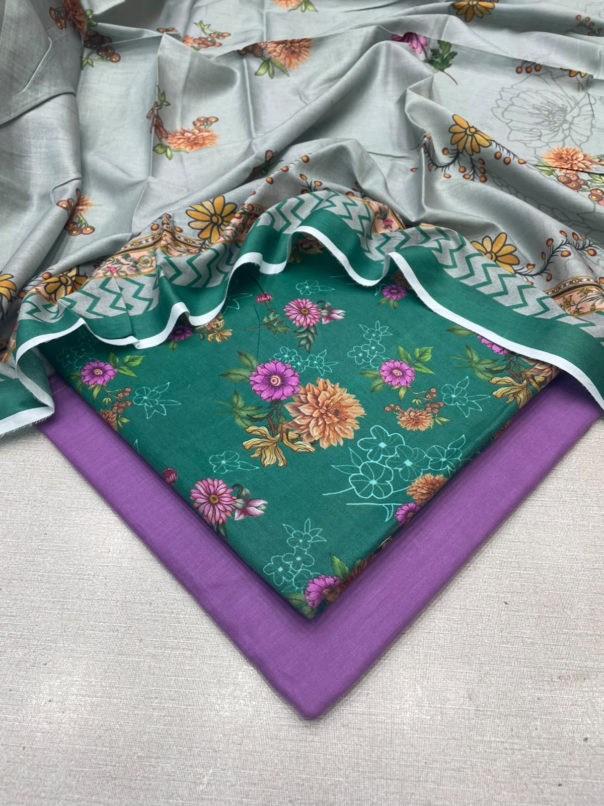 3Pc Lawn Digital Printed Unstitched Suit 27029