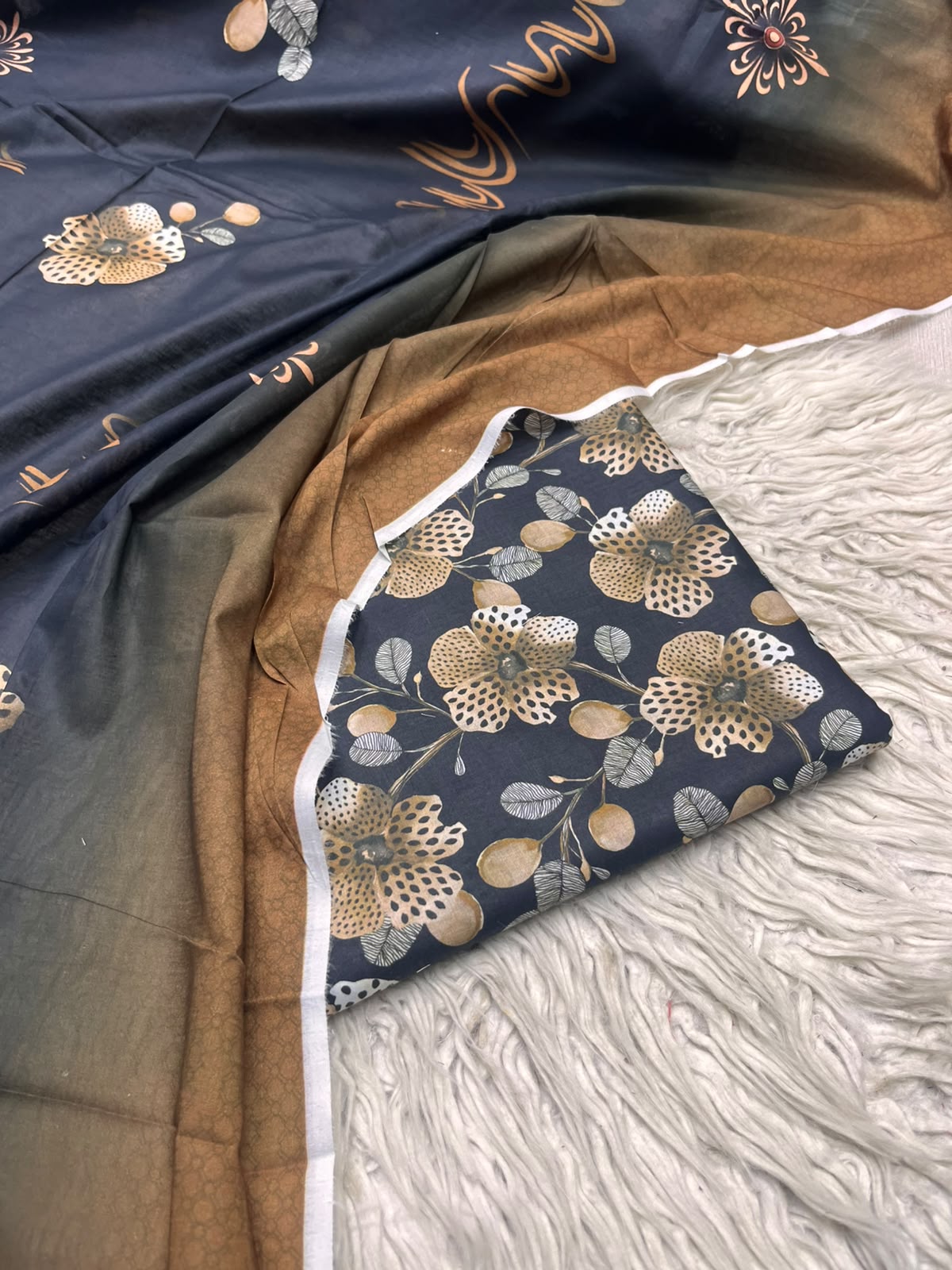 3Pc Same Digital Printed Lawn Suit 15