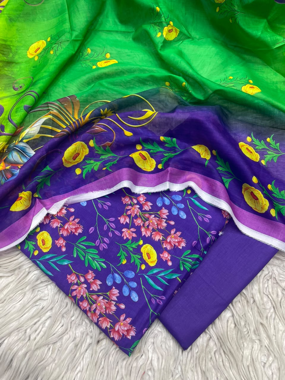 3Pc Lawn Digital Printed Unstitched Suit 15