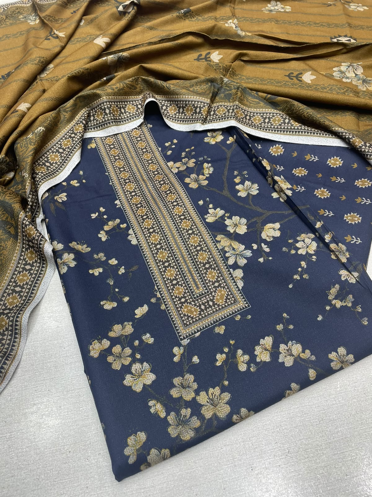 3Pc Sapphire Dhanak Unstitched Suit 0157