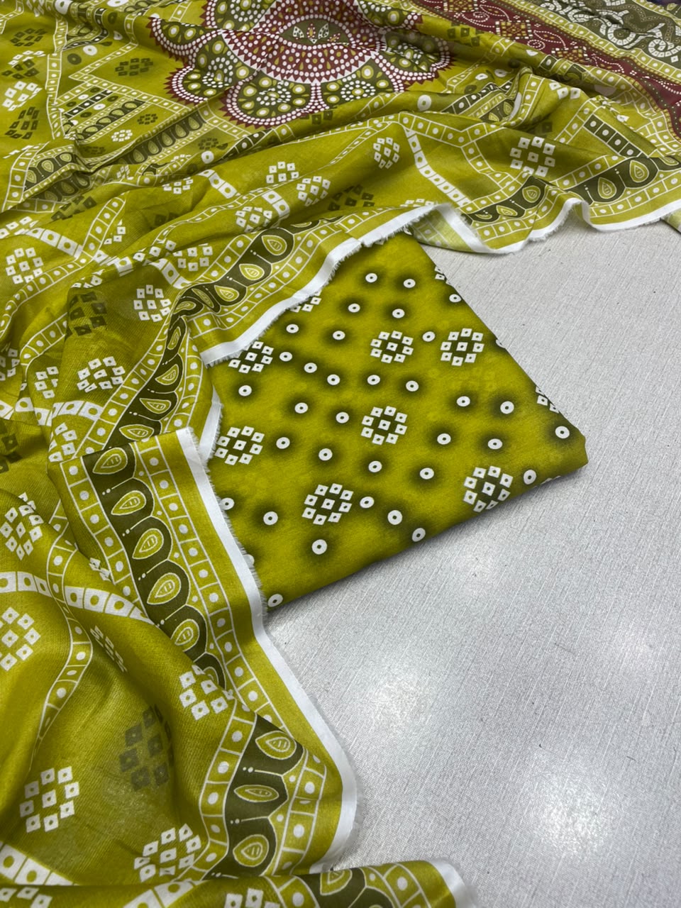 3Pc Gul Ahmad Lawn Unstitched Suit 0227
