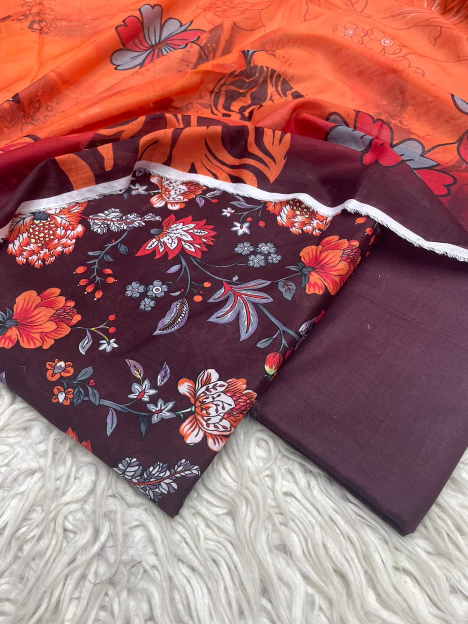 3Pc Lawn Digital Printed Unstitched Suit 15