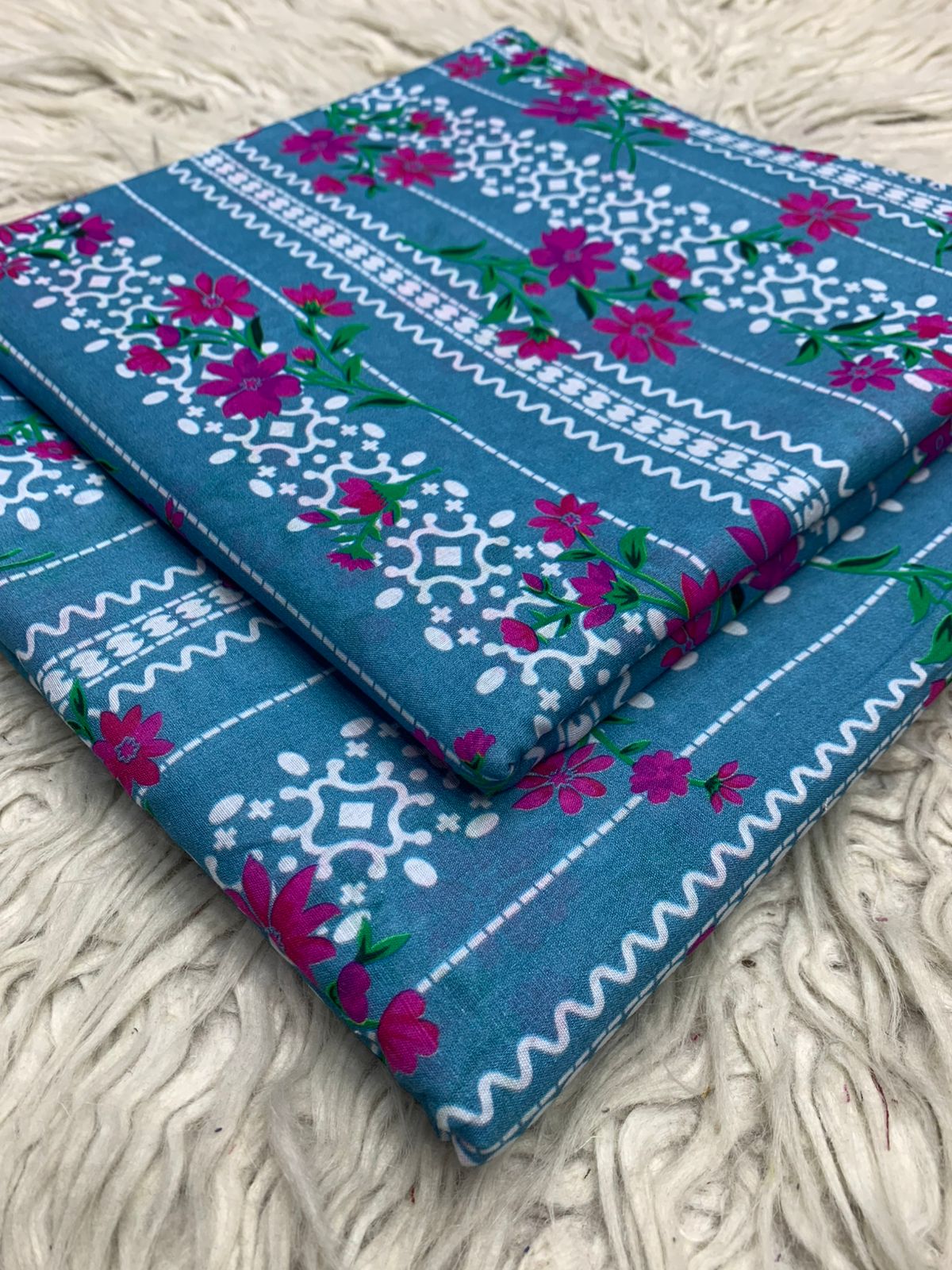 2Pc Lawn Digital Printed Suit 582