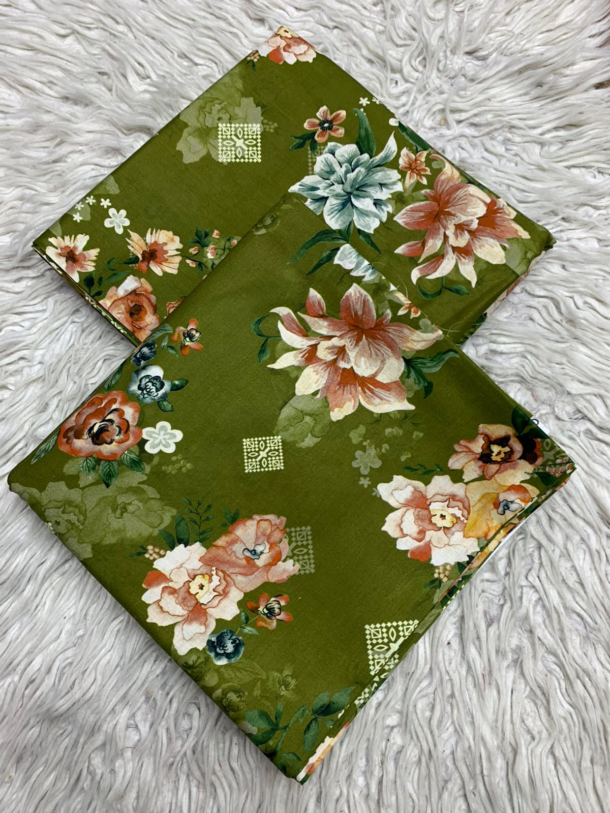 2Pc Same Printed Lawn 572