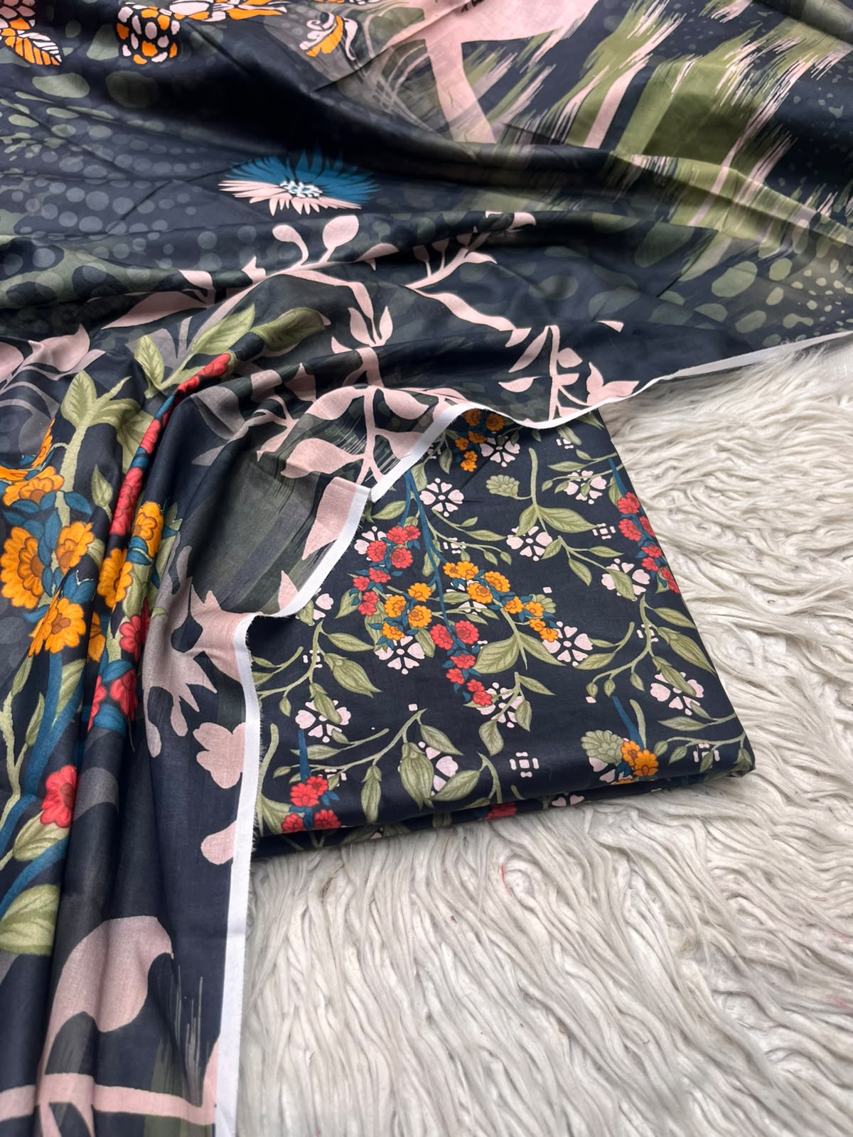 3Pc Same Digital Printed Lawn Suit 15