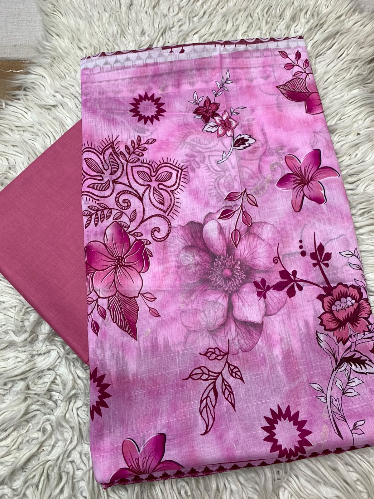 2Pc Printed Lawn Unstitched Suit 550