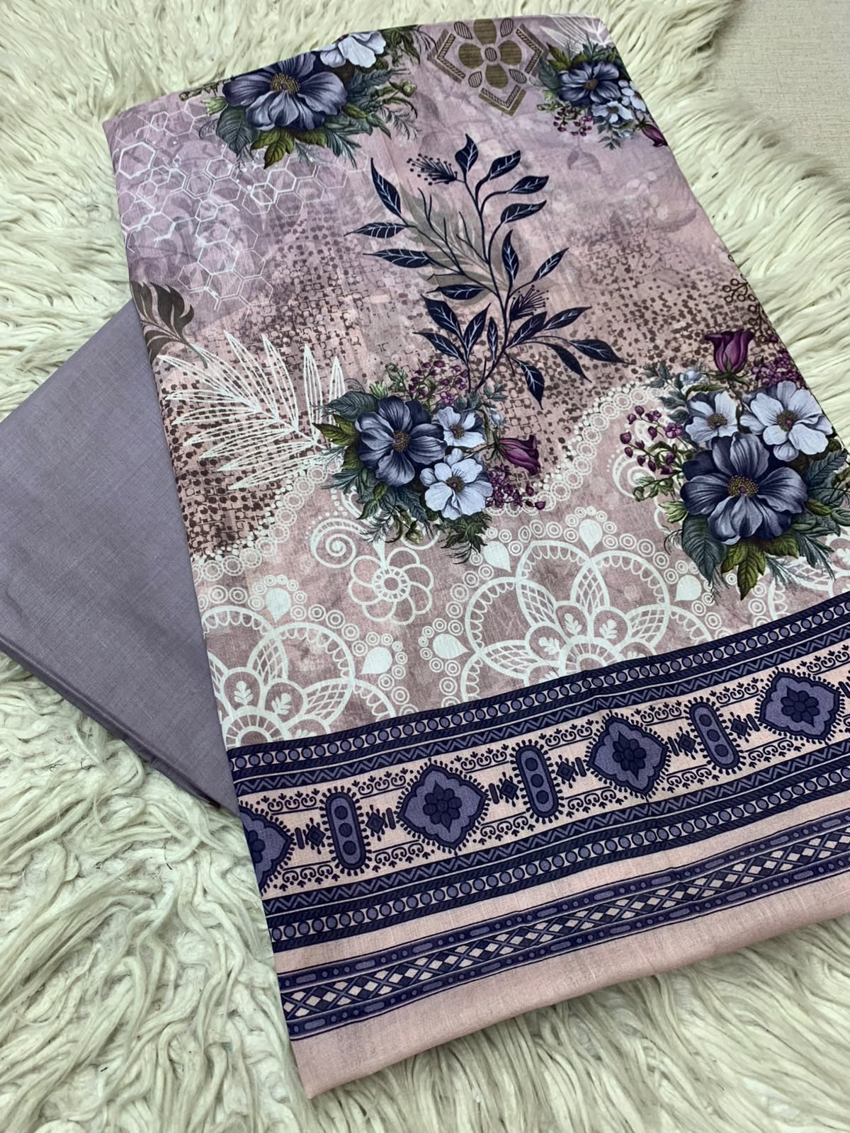 2Pc Printed Lawn Unstitched Suit 550