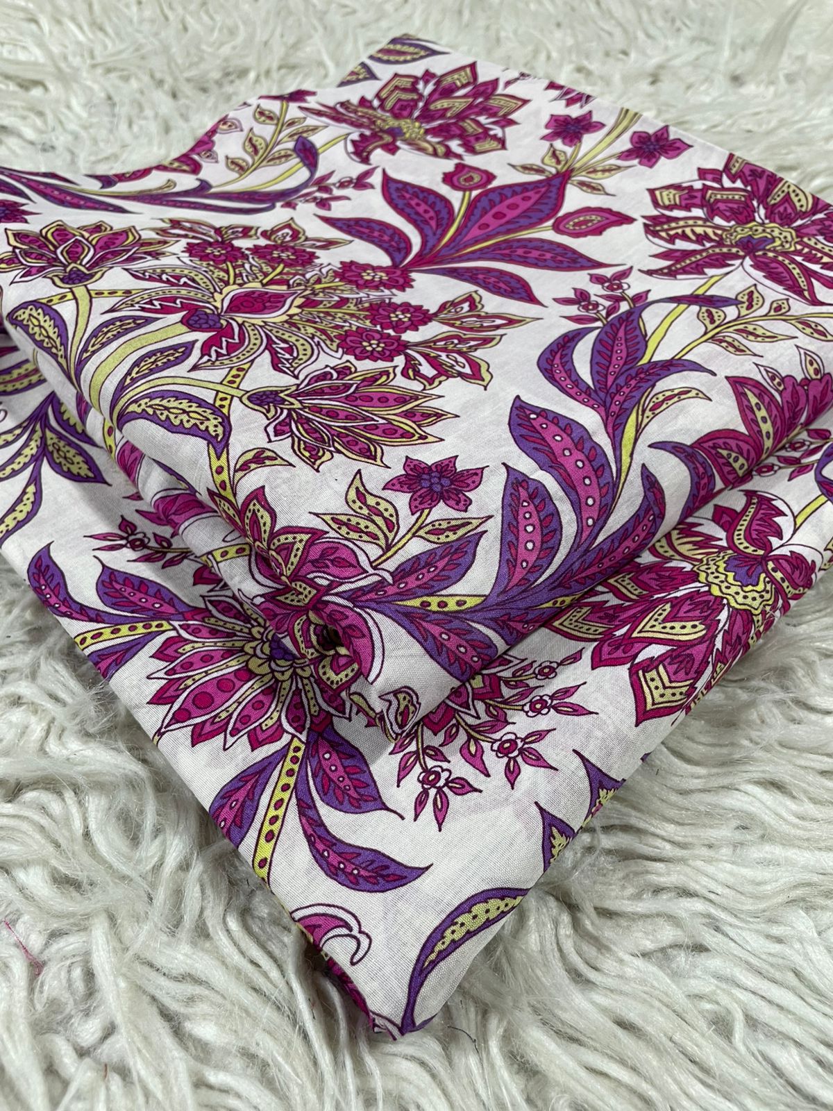 2Pc Stylo Lawn Printed Suit 482
